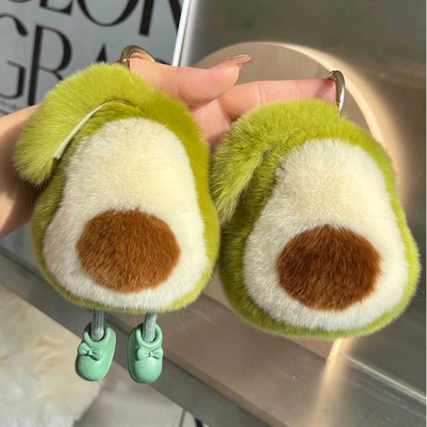 Lovely avocado Real Rex Rabbit Hair Car Keychain Pendant ins Plush Ball Book Bag Pendant Gift fashion bag