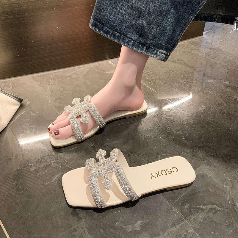 2025 Summer New Water Diamond Slippers Women's Large Sandals Women's Square Head Flat Flat Sandals Outdoor Designer Sandals