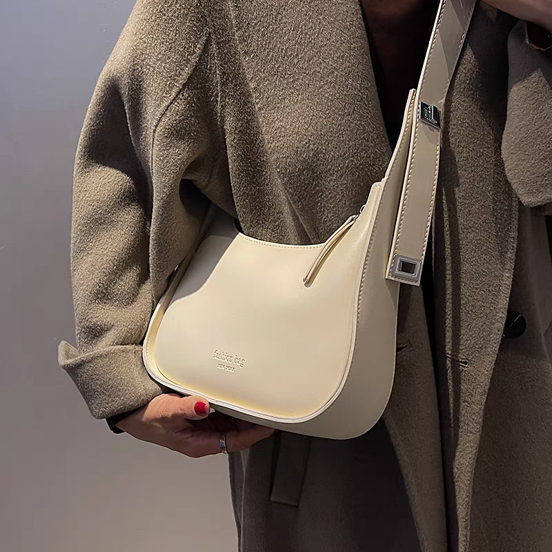 New Designer Bag 2025 Large Capacity High Quality Retro Underarm Bag Single Shoulder Crossbody Bag