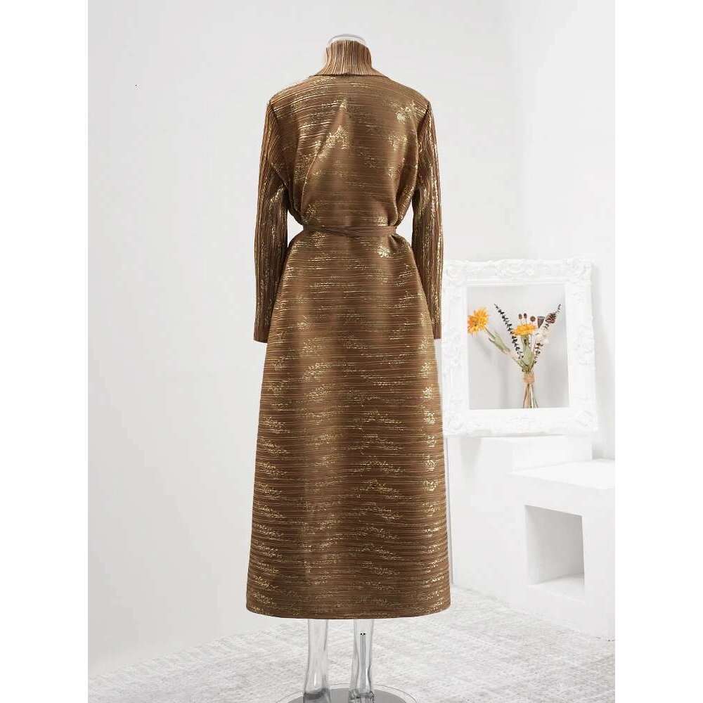 LANMREM Pleated 3D Flowers Long Windbreaker For Women Lapel Lace-up Full Sleeve Outwear New 2025 Female Trench Coats 32S1022