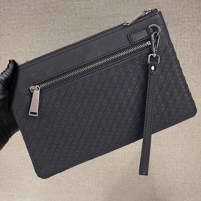 2025 Spring/Summer New Handbag Oil Wax Leather Woven Men's Multi Layer Handheld Bag White Brand Non Trendy