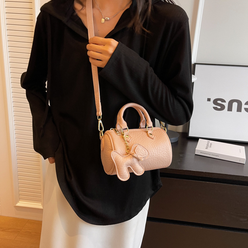 2025 New Outdoor Style Luxury Free Delivery Designer Bag High End Boston Pillow Handbag Casual Versatile Crossbody New Soft Leather Women's Shoul