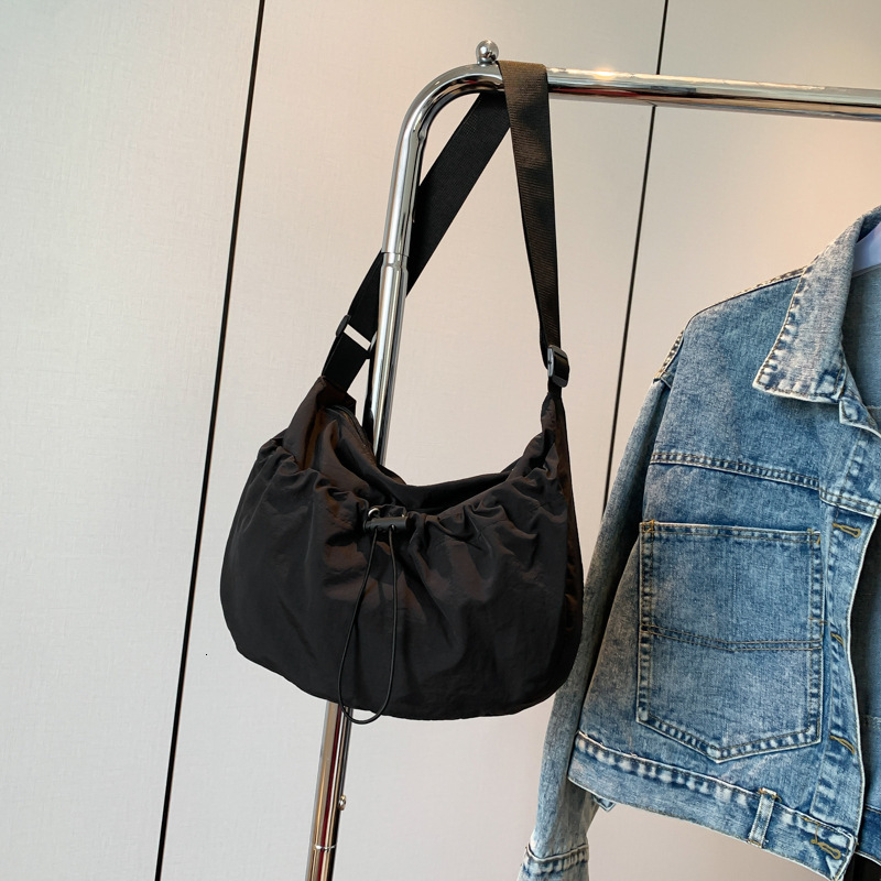 Free Delivery Designer Bag Leisure Drawstring Large Capacity Single Shoulder Crossbody 2025 Summer New Versatile Ins Fashionable Outdoor Tutoring Luxu