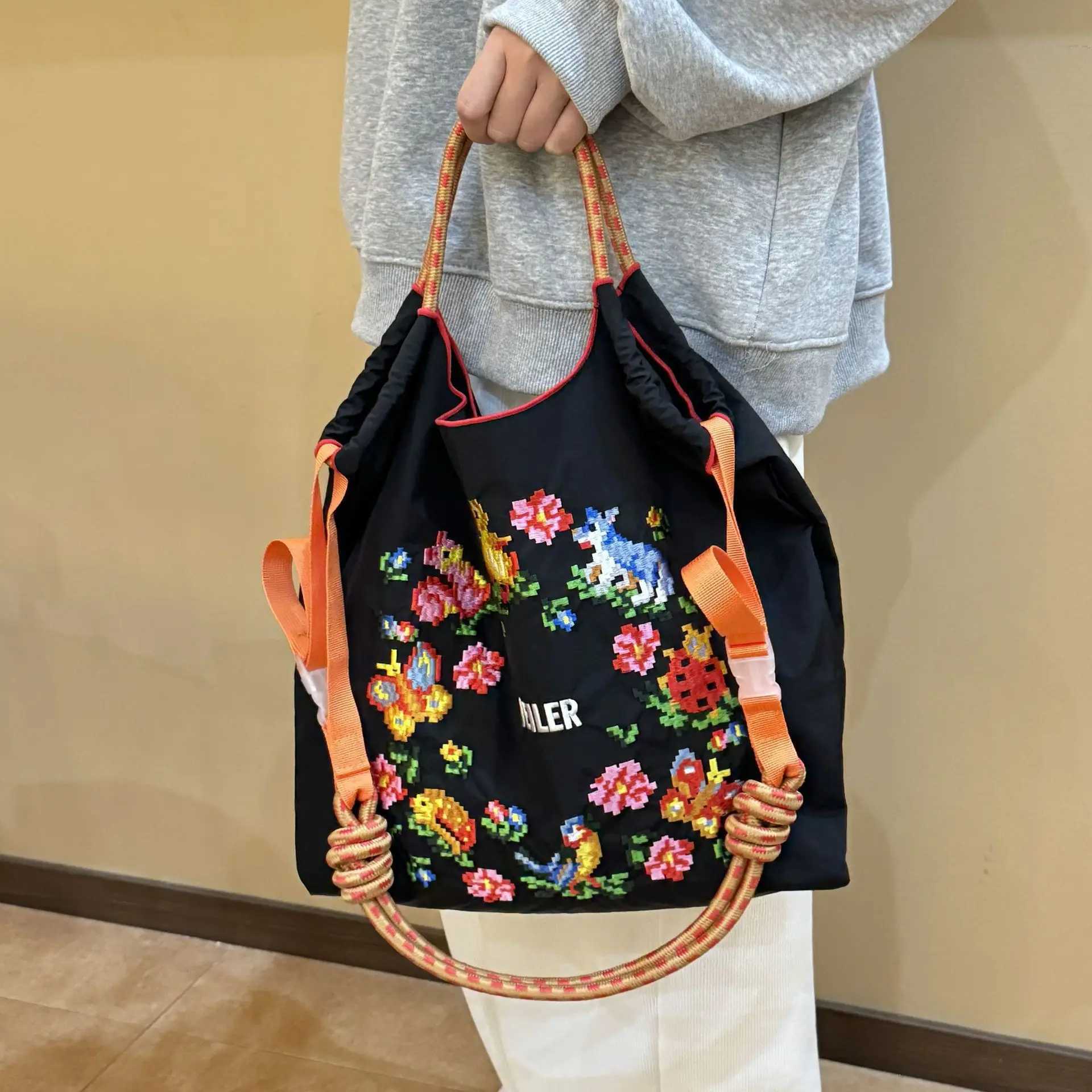 New Arrival Garland Embroidery Tote Bag Cute Duck Bird Shoulder Bags for Women Handbags Oversize Drawstring Shopper Purses Designer Eco Bag Z250521