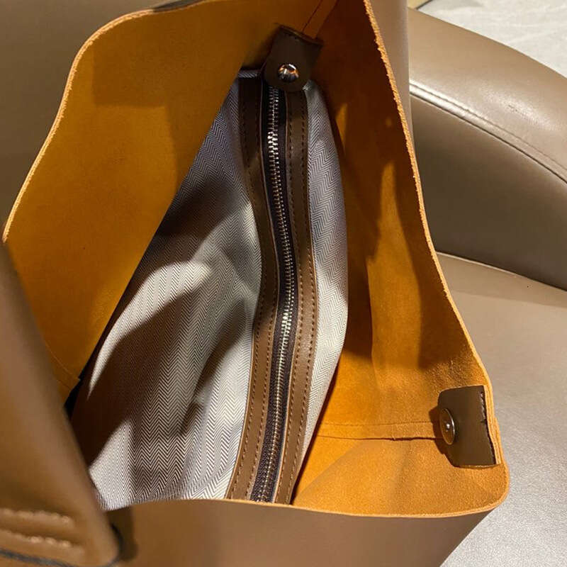 Tote Bag Tote Bag Lazy Minimalist Cowhide Tote New Autumn Large Capacity Soft Leather Shoulder Bag Korean Version Solid Color Handbag Lady Bags Lady B