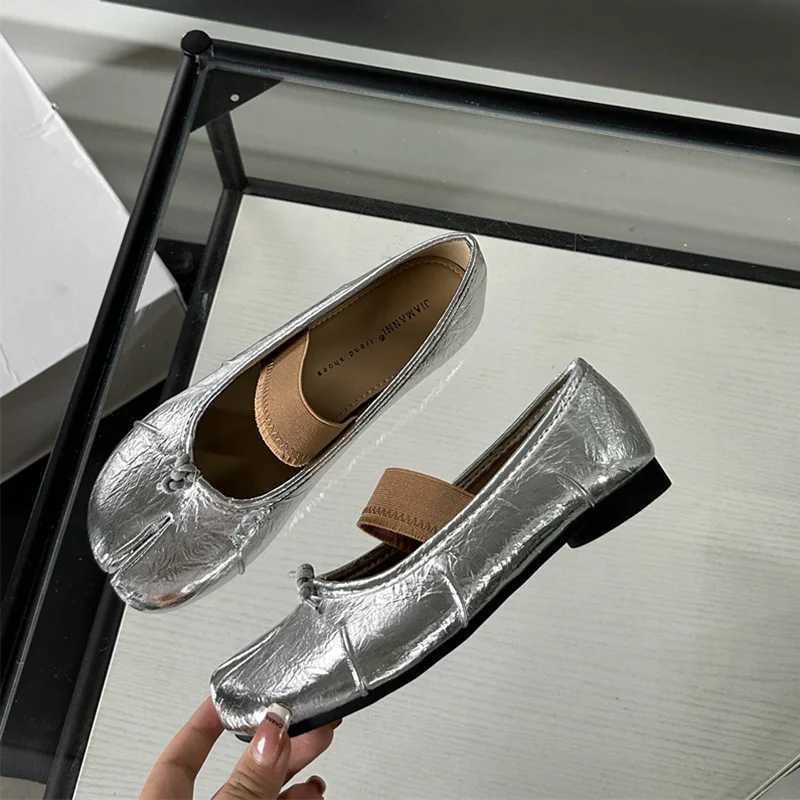 2024 FAshion Tabi Ninja Shoes Womens Flat Ballet Split Toe Ballet Performer Womens Loafers Tacones Womens SiLVer Inkless Good Product Z250521