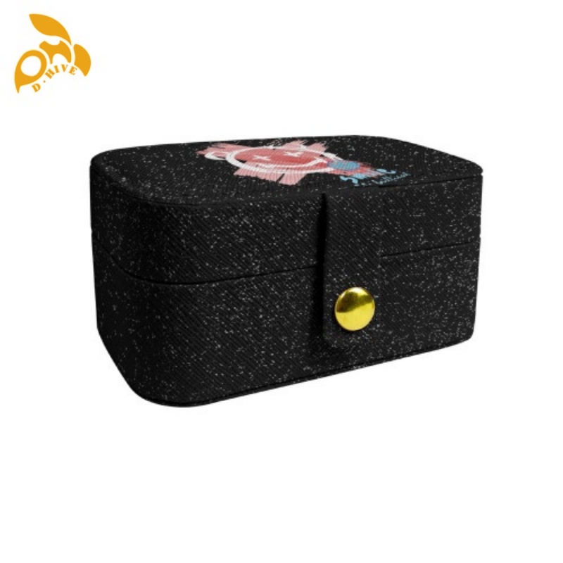 Free delivery. We offer free portable jewelry boxes in high-quality light beige, white and black custom-made by designers