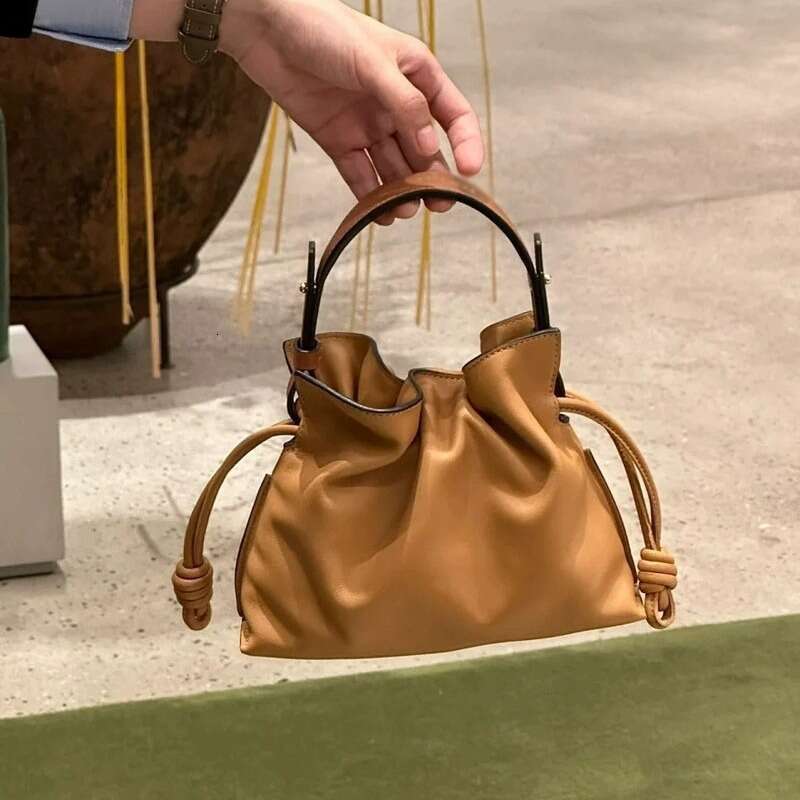 Tote Bag Tote Bag Luojia High End Hand Held Lucky Mini Small Bucket Drawstring Soft Leather Cloud Diagonal Cross Women S Bag Lady Bags Lady Bags