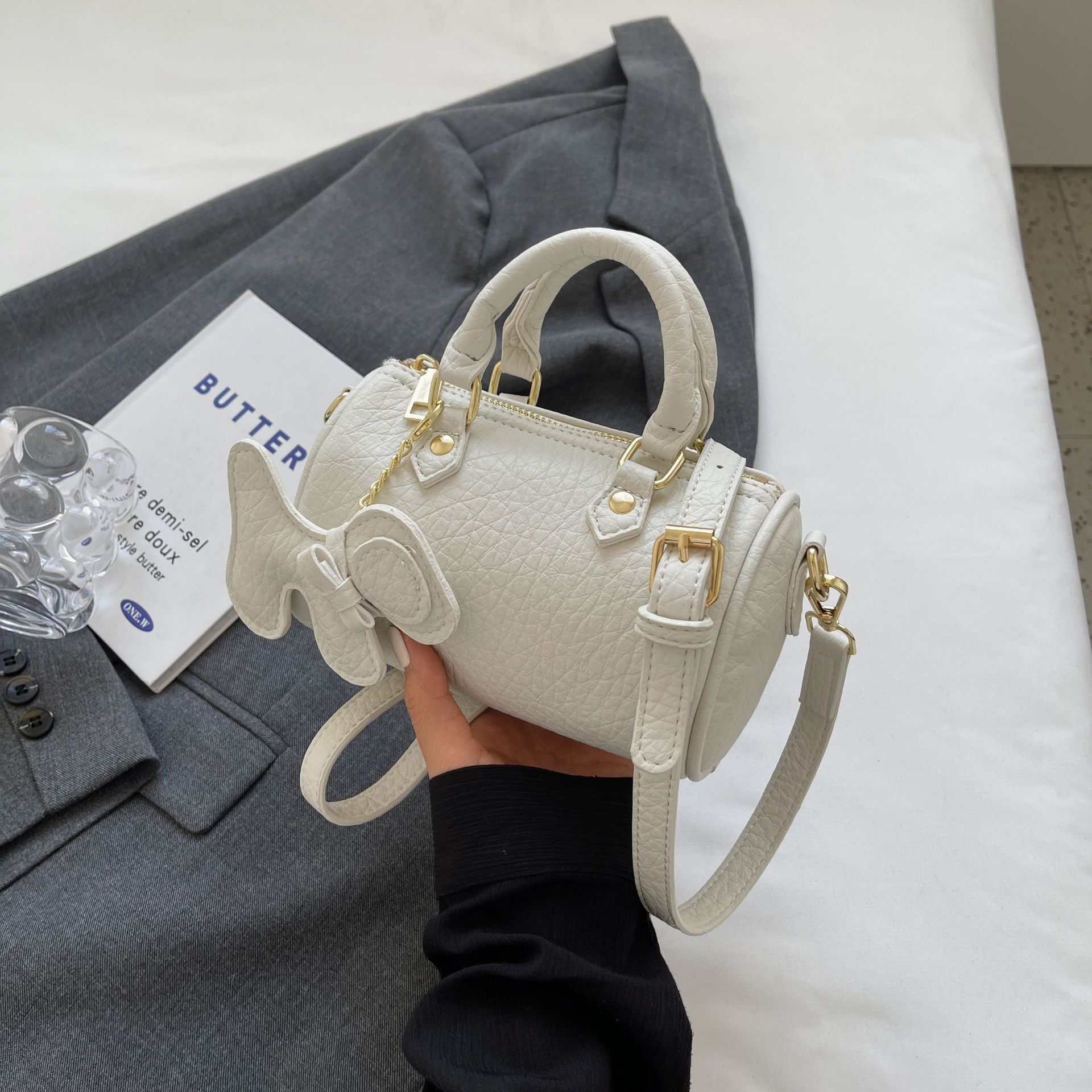 2025 New Outdoor Style Luxury Free Delivery Designer Bag High End Boston Pillow Handbag Casual Versatile Crossbody New Soft Leather Women's Shoul