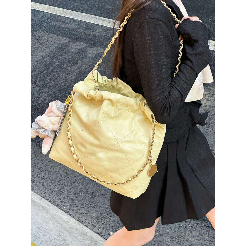 Designer Shoulder Bag Totes Bags Real Leather Summer Color Chic Yellow Large-capacity Beach Bag Shopping Travel Handbags