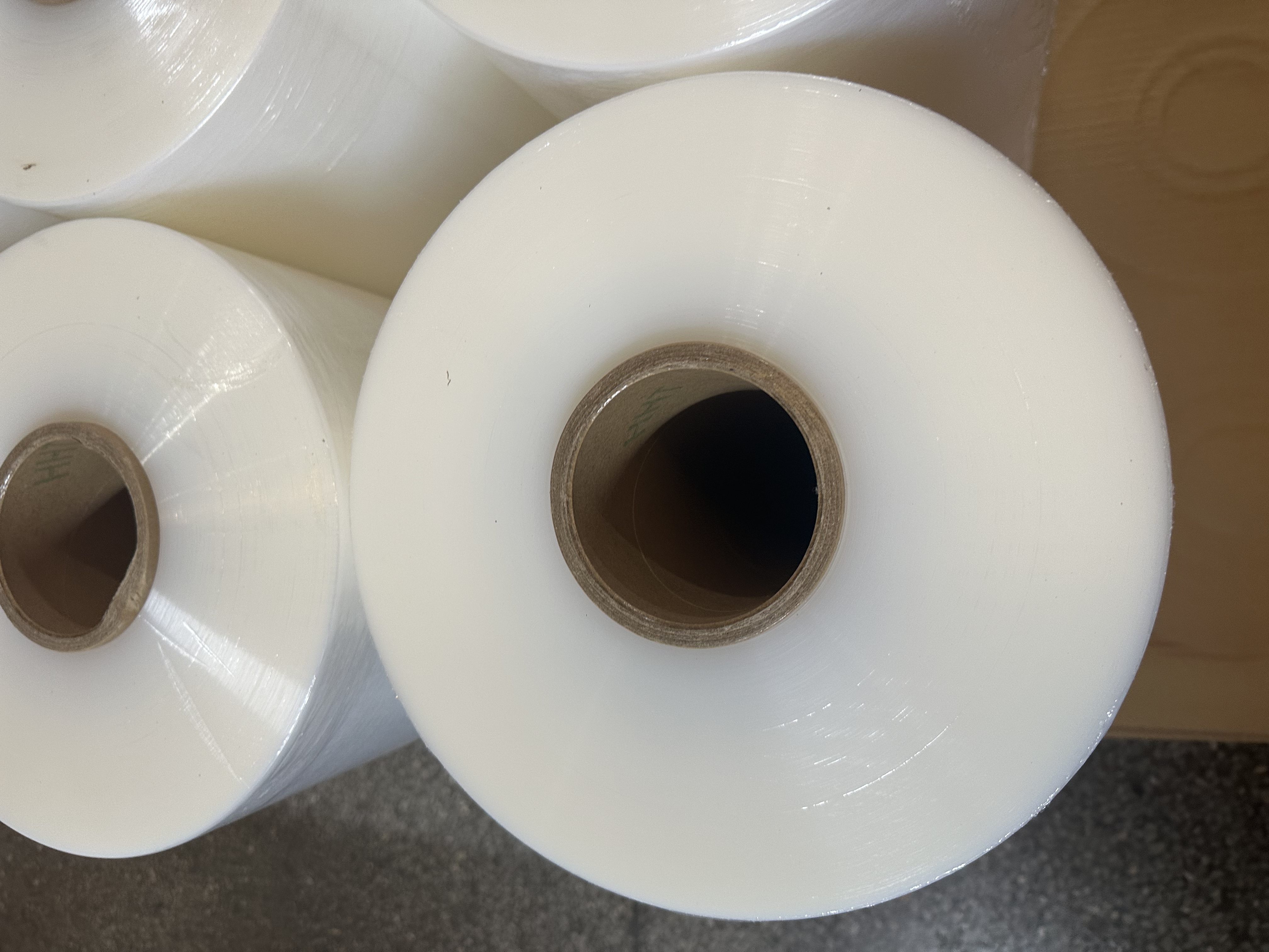 Extra-Wide Stretch Film (1.5M) Heavy-Duty Machinery Packaging Solution