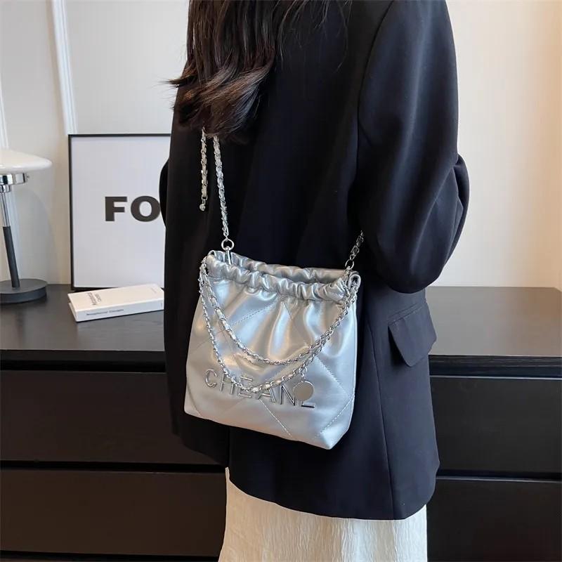 Luxury Designer Bag Hot Totes Bags Free Shipping Shoulder Bags New Casual Handbag Fashionable Letter Daily Flap for Women Designer Shoulder For woman 