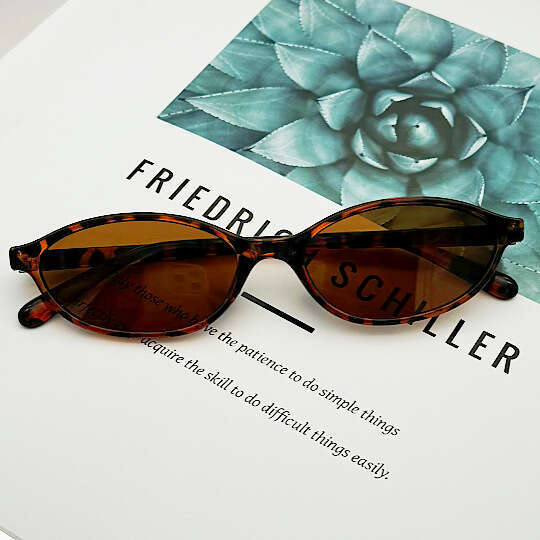 2025 Elliptical Minimalist Sunglasses Unisex Small Frame UV 400 Glasses for Oval Heart Faces Air Light Fashion Eye wear
