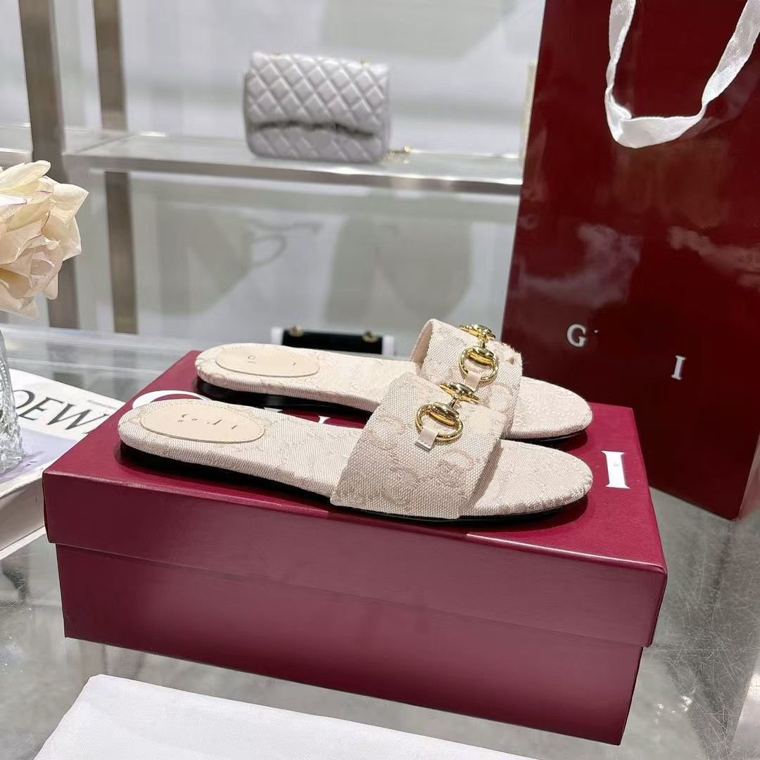 designer heel New metal letter casual beach for women in summer 2025, wearing a single line of cool slippers outside mj0001 81