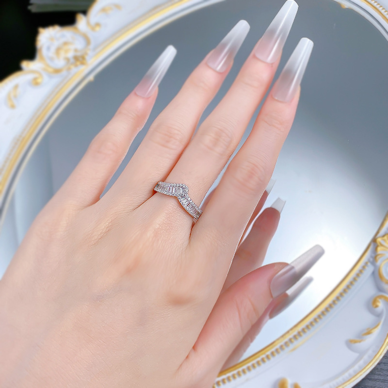 Ins Top Designer Sell Luxury Jewelry Genuine 100% 925 Sterling Silver Princess Cut White Lab Moissanite Diamond Eternity Party Women Engagement Humano