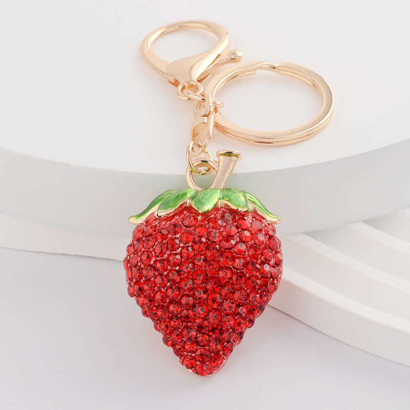 European diamond encrusted strawberry keychain, car backpack accessories, key metal pendant, e-commerce gift