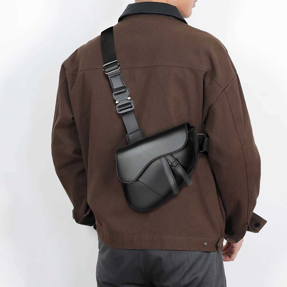 Mens solid color PU leather saddle shoulder bags crossbody bags chest bag bags for men sacoches hommes bag for manW250521