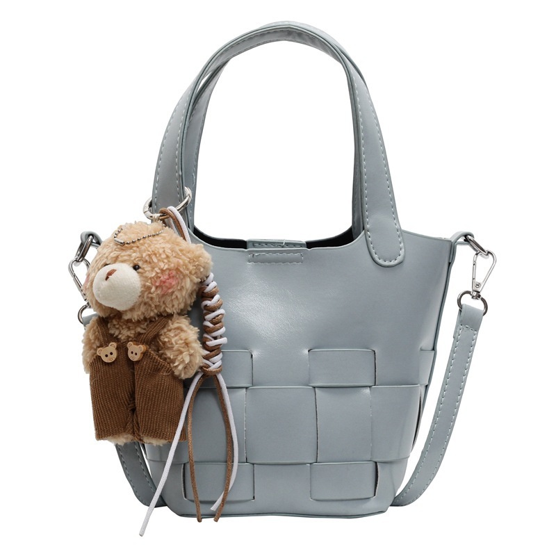 Designer 2025 New Outdoor Free Delivery Korean Style Beautiful Hand-held Bucket Personalized Texture Crossbody Stylish Shoulder Bag