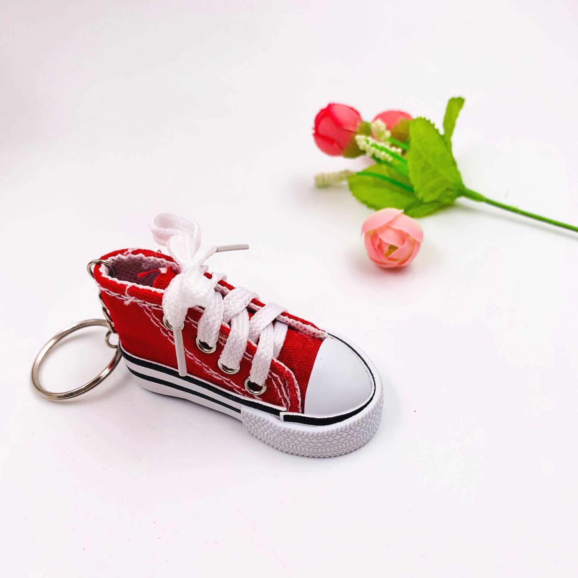 Mini 7.5cm canvas shoes Keychain shoes board shoes Keychain bag clothing pendant to push small gifts