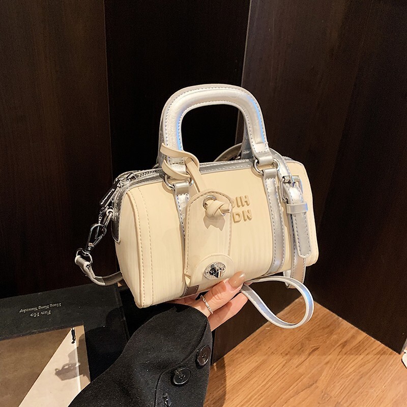 Designer 2025 Outdoor Style Free Delivery High Aesthetic Appeal Niche For Women New Model Cute And Fashionable Single Shoulder Crossbody Bag