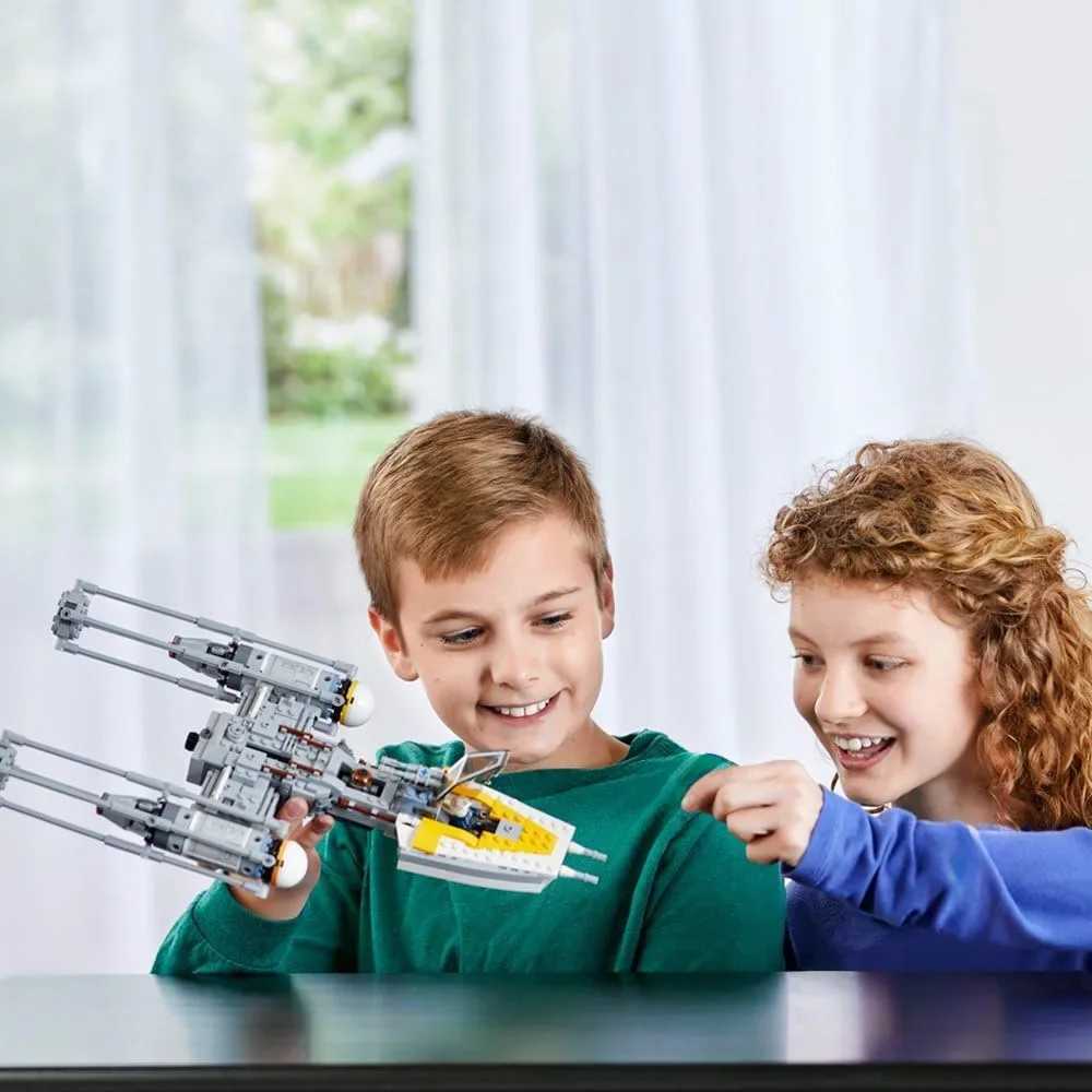 2026 new 691PCS Space War Y-wing Starfighter Model Building Blocks With 5 Figures Assemble Bricks Toys Adult Kids Gift Designer