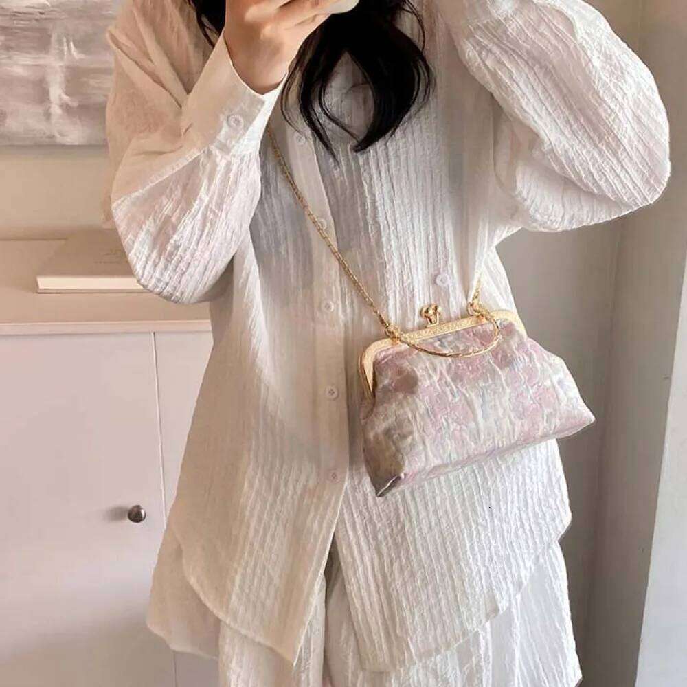 ddmy Clasp Frame Embroidery Chinese Style Handbag Purse Print Chain Shoulder Pouch Nylon Large Capacity Ladies Clutch Bag