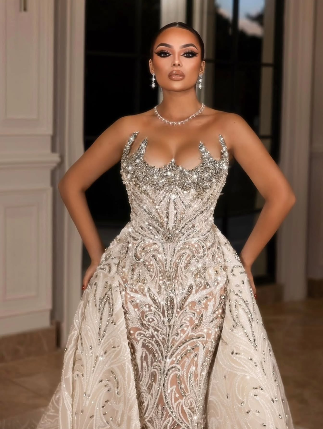 Luxury Pearls Crystal Wedding Dress Strapless Mermaid Bridal Gowns with Detachable Train Sleeveless Beading Illusion Bride Dresses Customized Vestido 