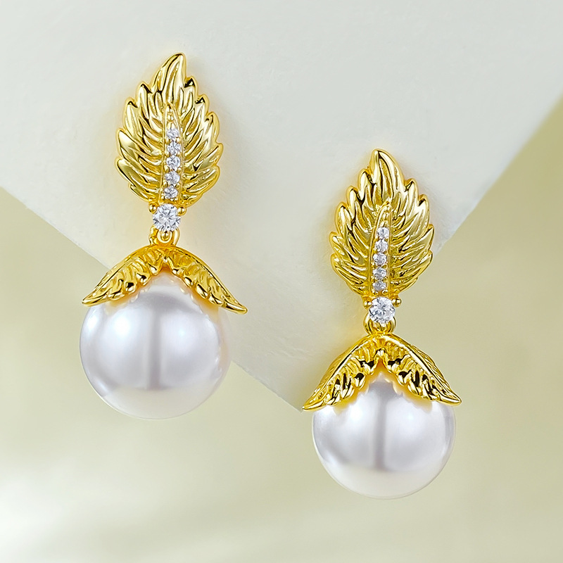 Elegant Vintage French Style Gold Leaf Pearl Earrings - 12mm Freshwater Pearls with Crystal Accents - Chic and Timeless Jewelry
