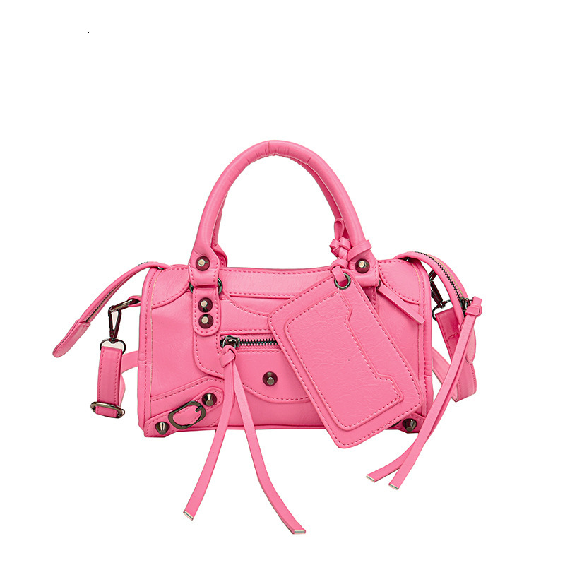 2025 New Outdoor Style Free Delivery Designer Rivet Oilskin Motorcycle Handbag Fashion Trend Single Shoulder Crossbody Women's Bag