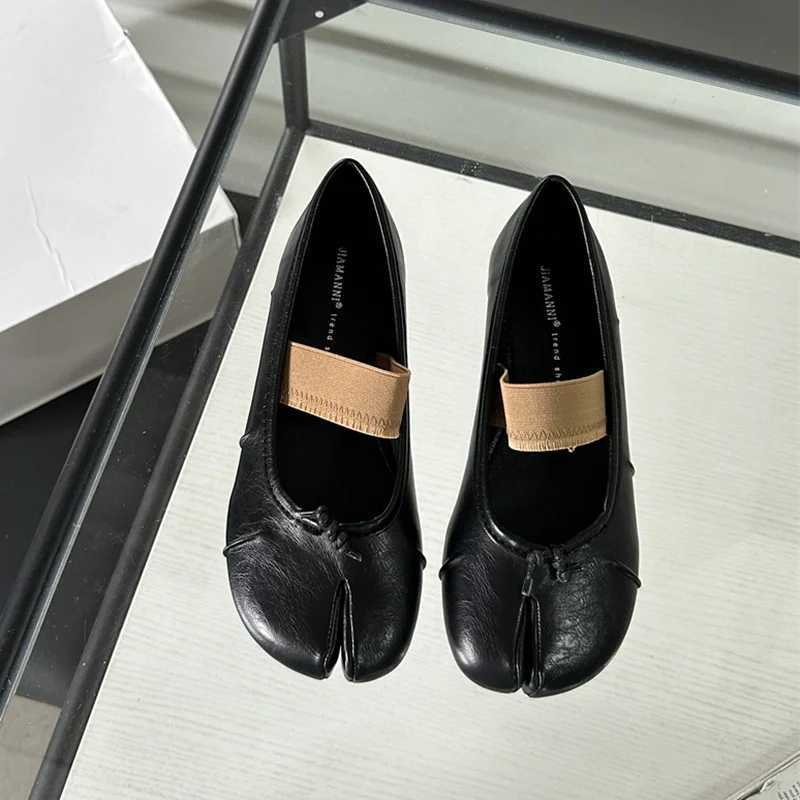 2024 FAshion Tabi Ninja Shoes Womens Flat Ballet Split Toe Ballet Performer Womens Loafers Tacones Womens SiLVer Inkless Good Product Z250521