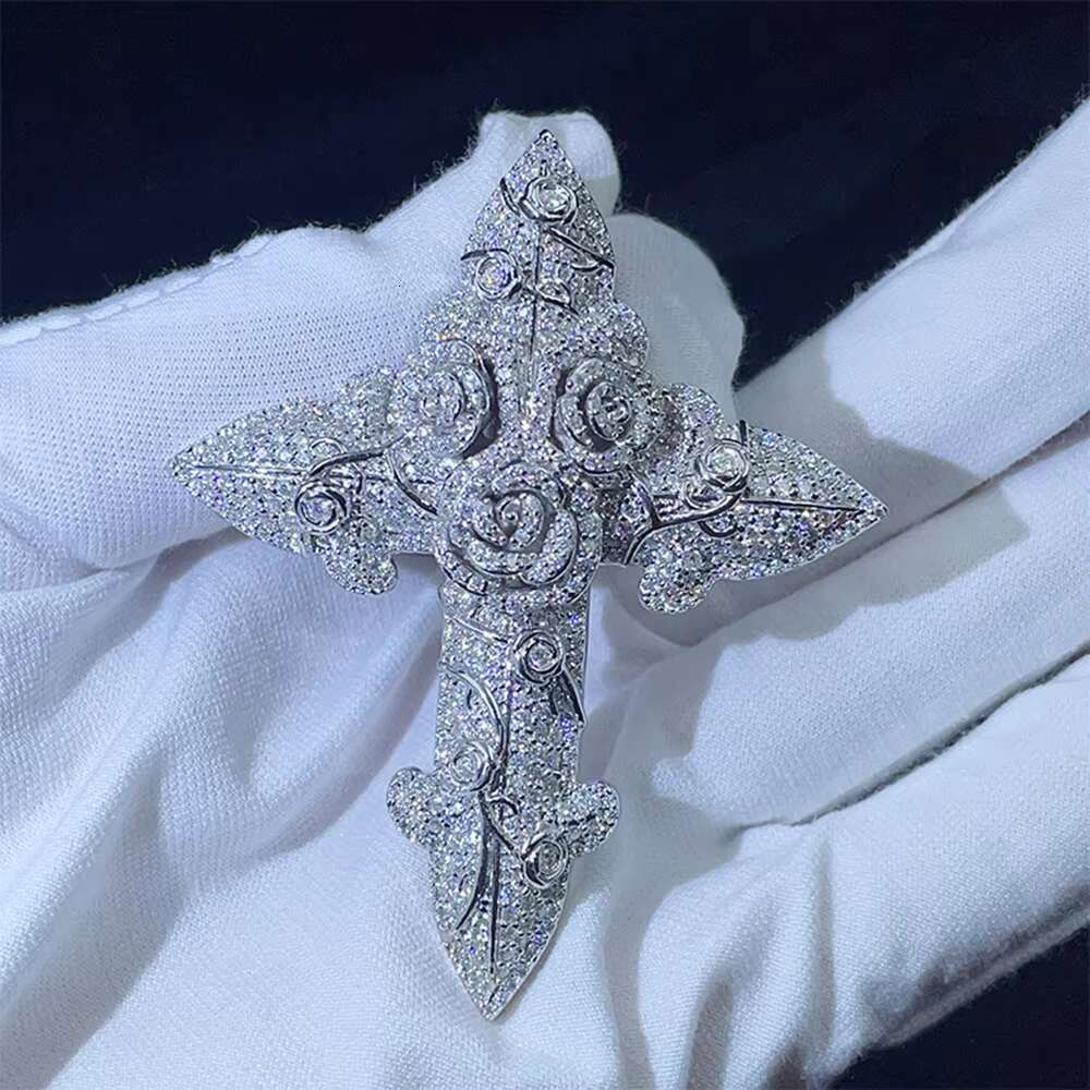 Fashion Moissanite S925 Cross Pendants Necklace Iced Out Necklaces for Men Pass Tester Rose Cross Moissanite Pendant Necklace