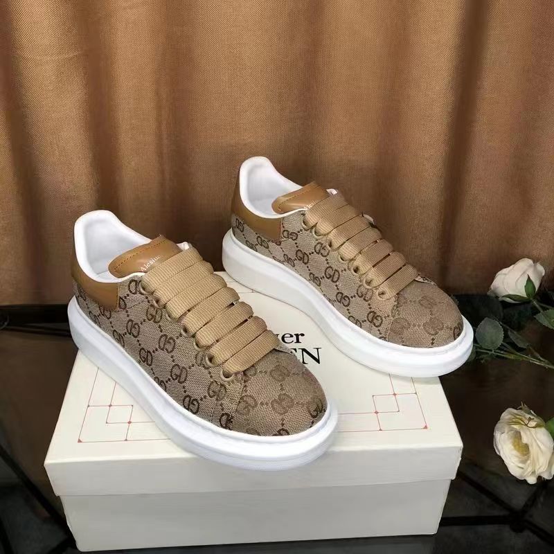 Free shipping Designer embroidered white sneakers, new couple canvas shoes, thick-soled height-increasing sports, fashionable and casual shoes, versat