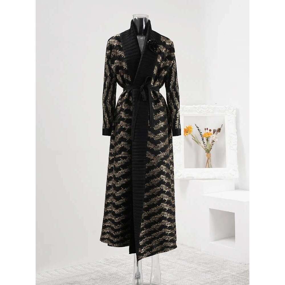 LANMREM Pleated 3D Flowers Long Windbreaker For Women Lapel Lace-up Full Sleeve Outwear New 2025 Female Trench Coats 32S1022