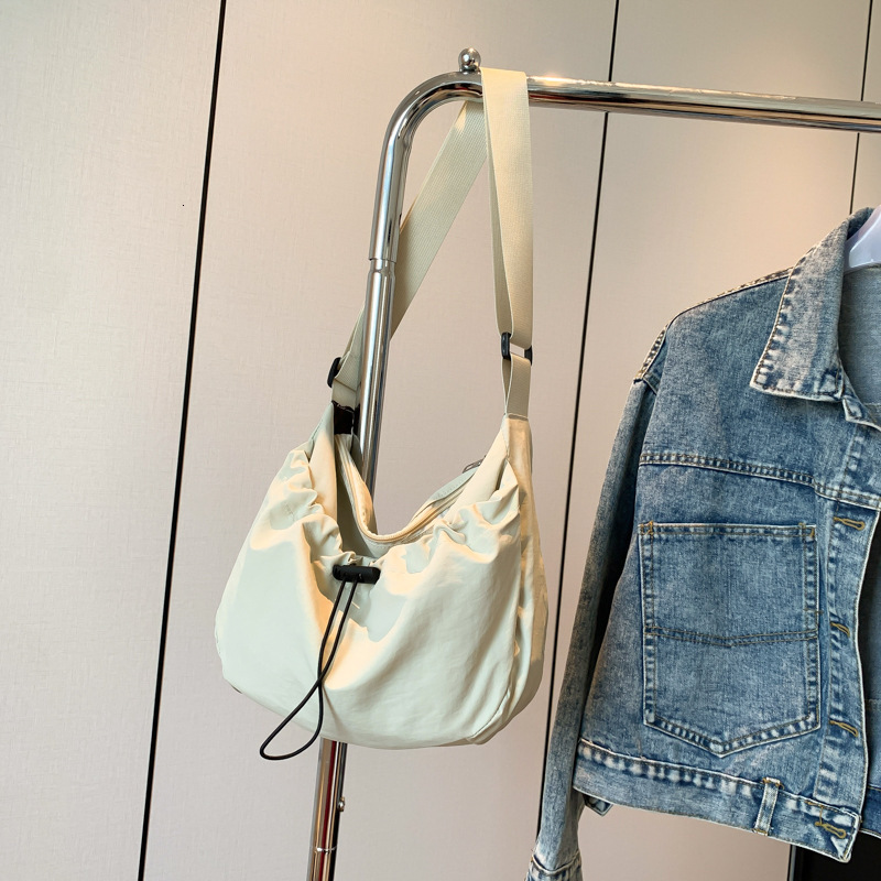 Free Delivery Designer Bag Leisure Drawstring Large Capacity Single Shoulder Crossbody 2025 Summer New Versatile Ins Fashionable Outdoor Tutoring Luxu