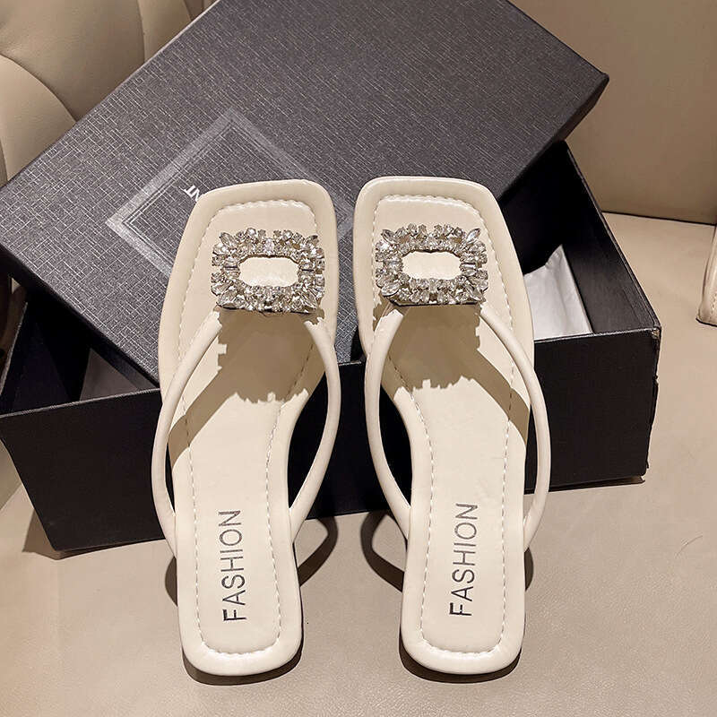 Light Luxury Fashion Square Rhinestone Flat Flip Flops Designer Sandals For Spring/summer 2025 Outdoor Beach Sandals Refreshing Slippers