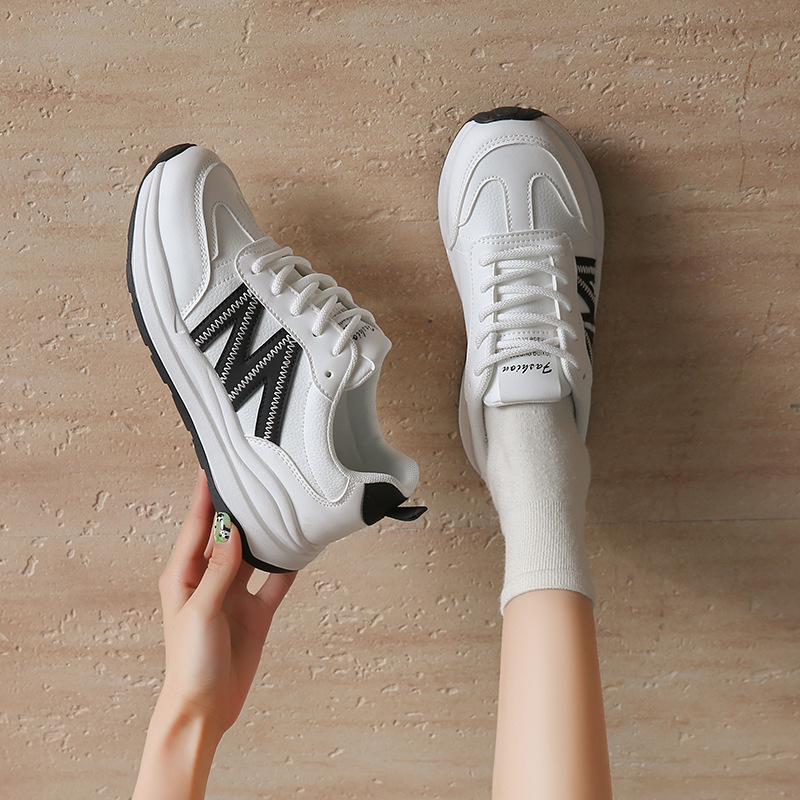 Free Shipping 2025 Summer New Style Fashion Women Letter Sneaker Shoes Comfortable Versatile Casual Running Shoes Hot Selling White Shoes Large Size 3