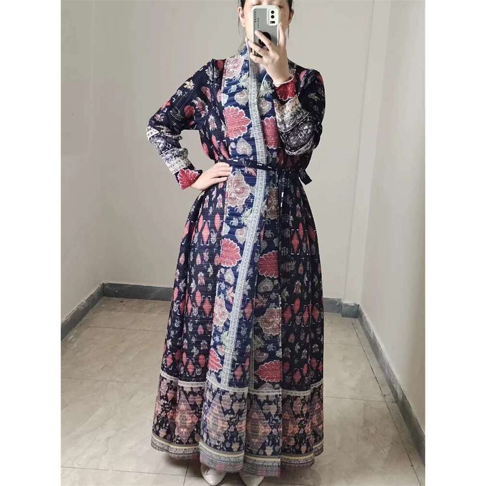 Miyake Printed Pleated Cardigan For Women Long Sleeves Loose Big Size Female Vintage High End Windbreaker 2024 Autumn New Robe