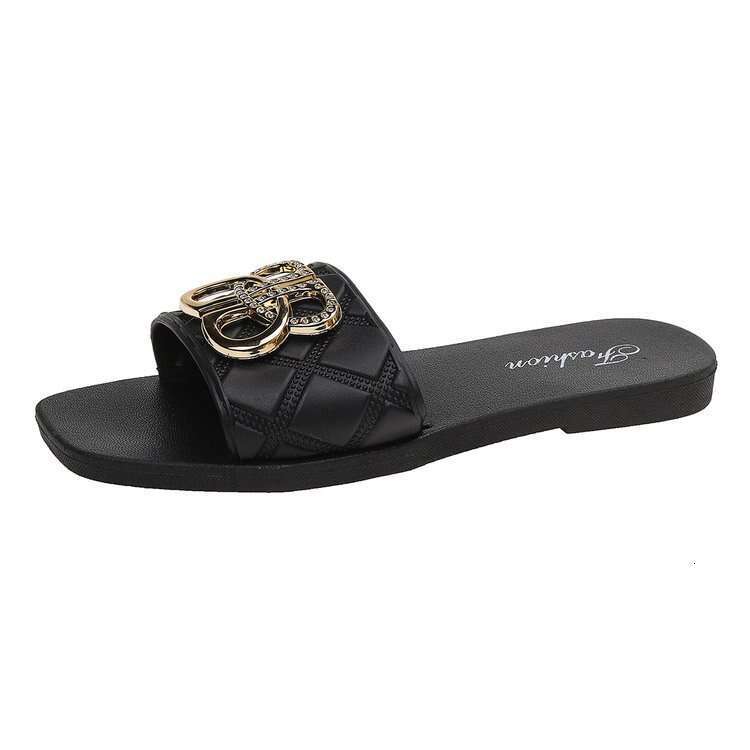 Free Shipping Beach Flat Sandals Luxury Women's Shoes 2025 Summer Metal Buckle Sandals Simple Casual Versatile Sandals Designer Sandals Wholesale