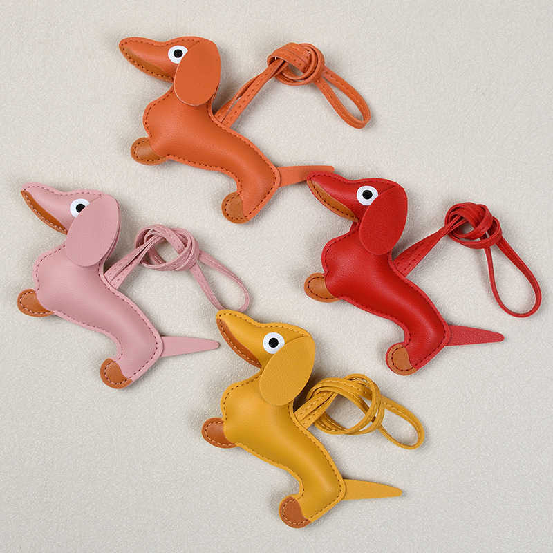 Bag pendant Internet Celebrity Sausage Dog Pendant Pu Leather Keychain Cute Bag Clothing Accessories Car Keychain 250515