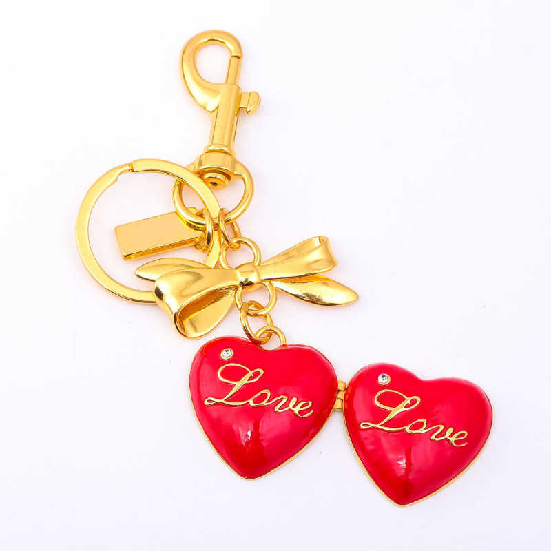 LOVE Love Photo Frame Keychain with Openable Magnetic Pendant, Commemorative Bag Hanging Decoration, Friendship Love Gift