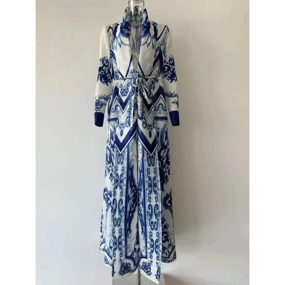 LANMREM Fashion Designer Print Pleated Windbreaker Women Loose Belt Gathered Waist Contrast Color Long Coat 2024 New 32C984