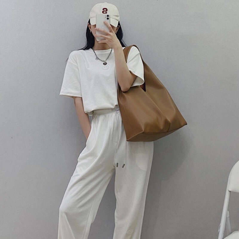 Tote Bag Tote Bag Lazy Minimalist Cowhide Tote New Autumn Large Capacity Soft Leather Shoulder Bag Korean Version Solid Color Handbag Lady Bags Lady B