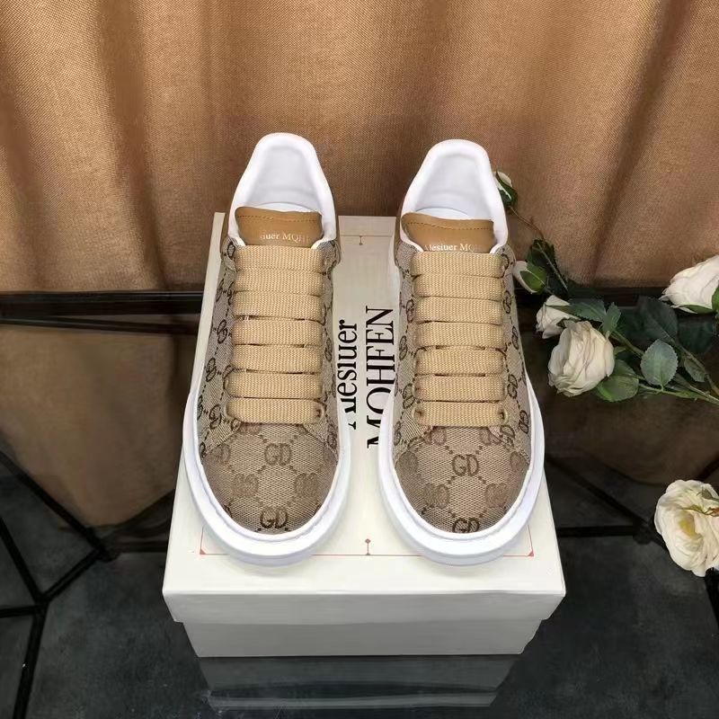 Free shipping Designer embroidered white sneakers, new couple canvas shoes, thick-soled height-increasing sports, fashionable and casual shoes, versat