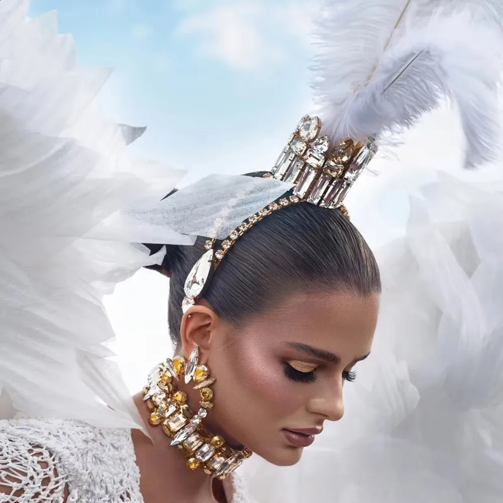 Elegant White Feather Crown Tiara Drag Queen Performance Accessories Oversize Headband Rhinestone Headpiece Jewelry Cosplay Gift 250530