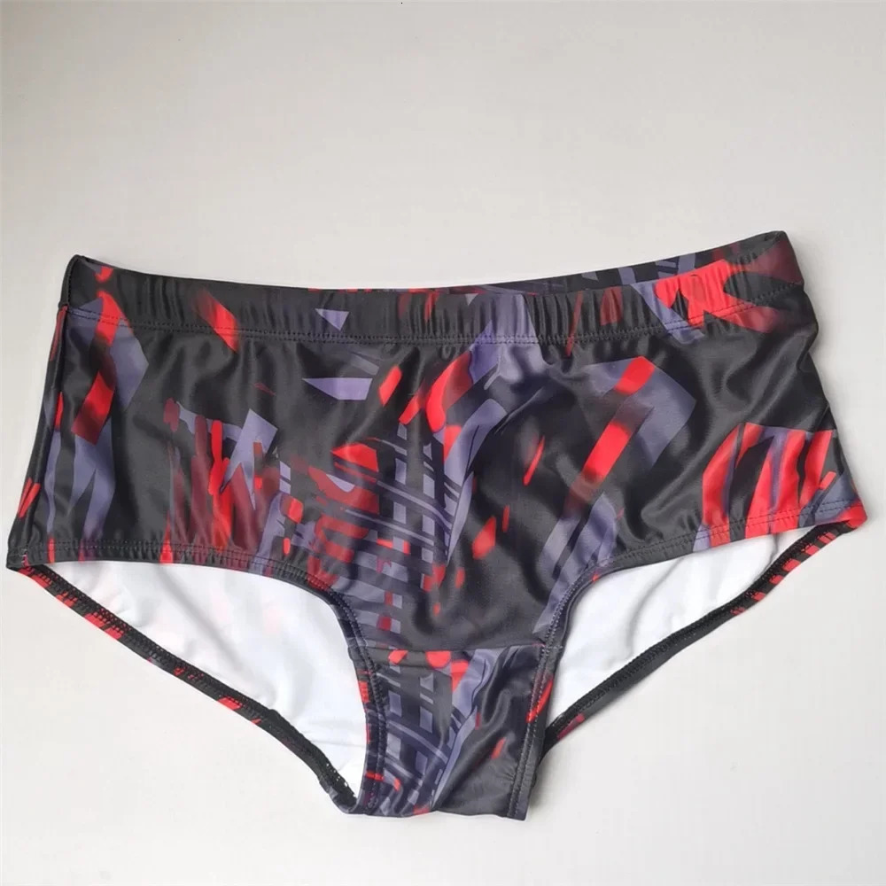 Men Swimwear Brazilian Traditional Cut Swimsuits Swim Bikini Surf Boxer Briefs Board Shorts Trunks Black and Red Sunga 250516Z