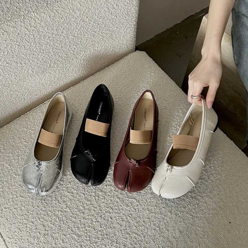 2024 FAshion Tabi Ninja Shoes Womens Flat Ballet Split Toe Ballet Performer Womens Loafers Tacones Womens SiLVer Inkless Good Product Z250521