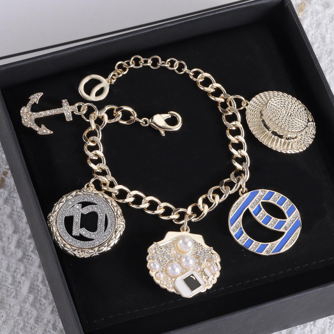 Elegant Womens Bracelet with Crystal Enamel and Pearl Accents Fashionable Jewelry for Special Occasions Z250910