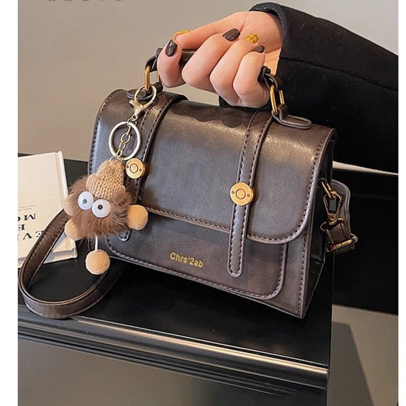 2025 New Outdoor Style Free Delivery Designer Advanced Texture Women's Versatile Crossbody Bag Fashionable And Super Popular Hand-held Small Squa