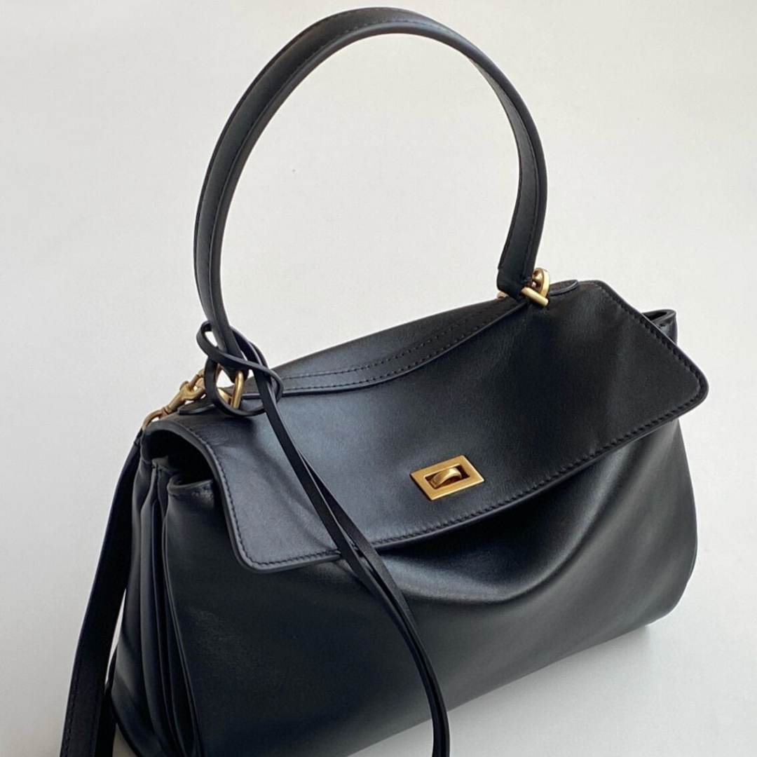 2024 New Tote Bag in Smooth Cowhide Leather with Vintage Hardware