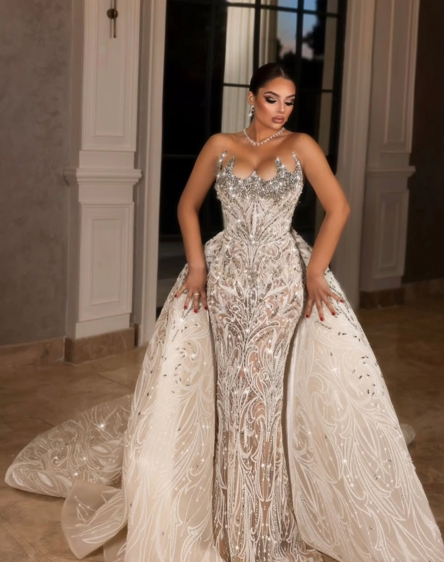 Luxury Pearls Crystal Wedding Dress Strapless Mermaid Bridal Gowns with Detachable Train Sleeveless Beading Illusion Bride Dresses Customized Vestido 